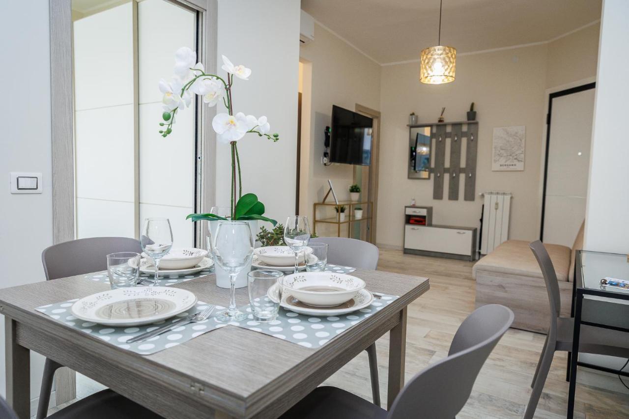 Snt Apartment - City Center Бергамо Экстерьер фото